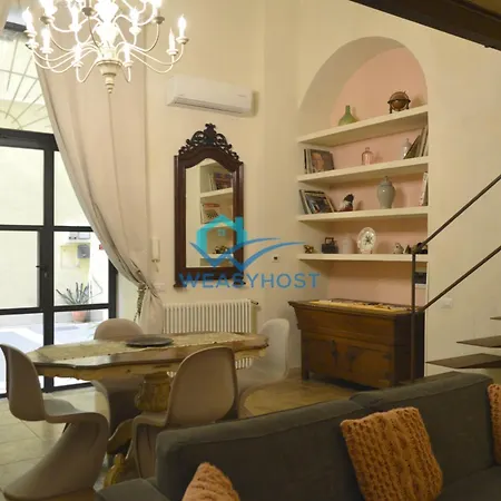 Shabby Loft In Colosseum 아파트